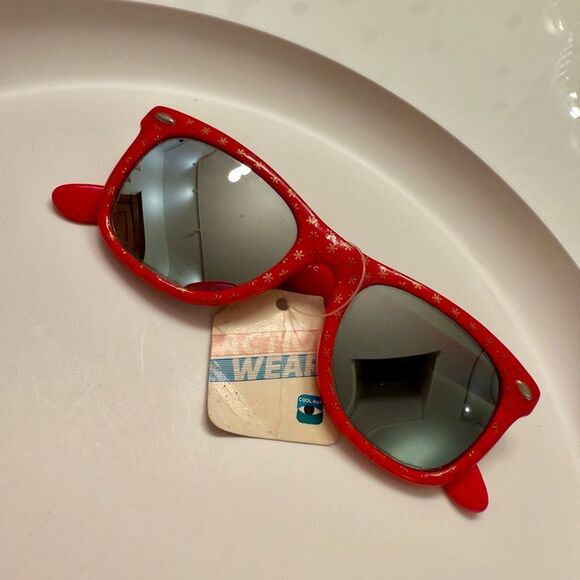 RARE True Vintage 1960s 1970s Deadstock Red Flower Power  display picture 1